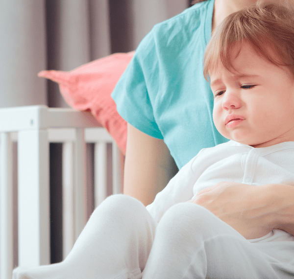Baby mit Bauchschmerzen